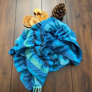 Cashmink. Ruffled blue scarf.